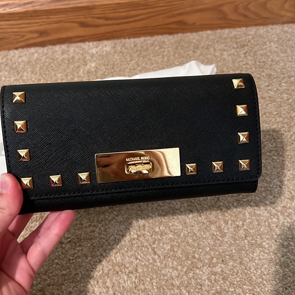 EUC Michael Kors large Selma satchel with matching wallet. - Picture 6 of 16